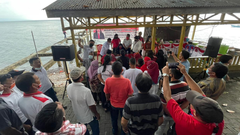 Reses di Kecamatan Sinonsayang, Sandra Rondonuwu Gali Sejumlah Aspirasi Masyarakat