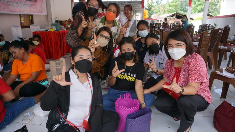 Kristi Arina Support Ekonomi Kreatif Berbasis Lokal