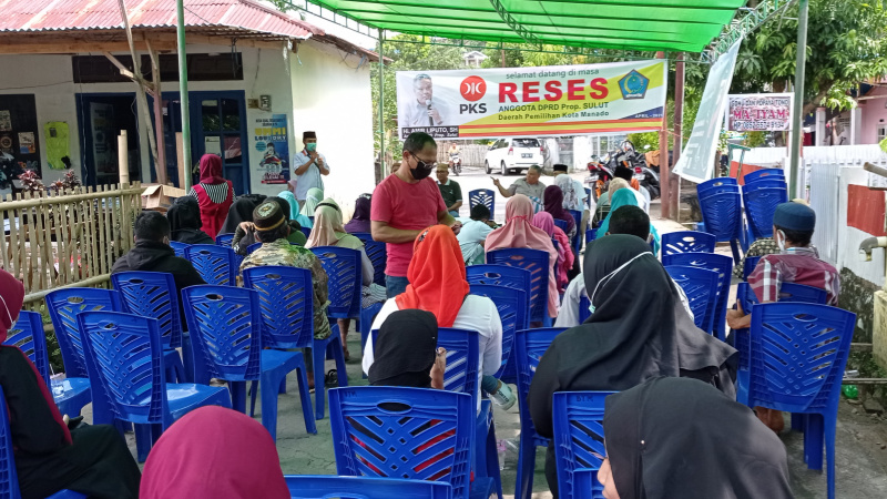 Reses, Amir Liputo Terima Keluhan Soal Tambatan Perahu dan Drainase