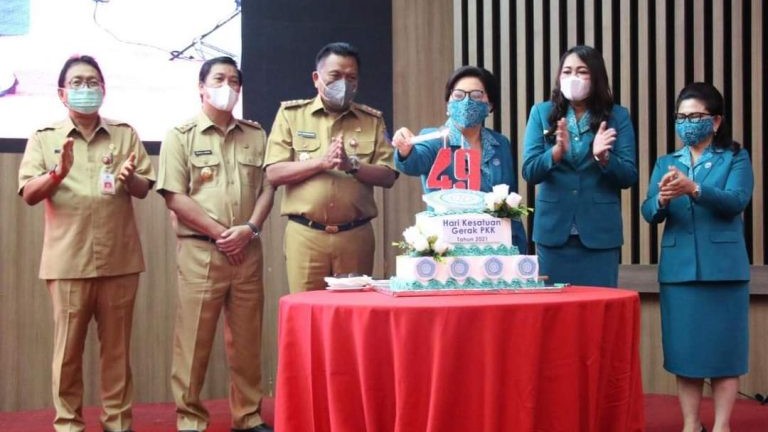 Ada Istri Dibalik Kesuksesan Suami, Pesan Romantis Olly Dondokambey Saat Lantik Pengurus TP PKK