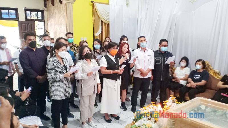Pimpinan dan Anggota DPRD Manado Hadiri Ibadah Penghiburan Almarhum Meikel Maringka