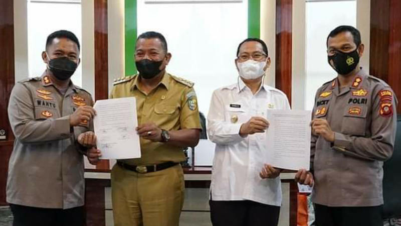Kendaraan Distribusi Logistik dan Keperluan Mendesak Boleh Keluar Masuk di Perbatasan Gorontalo - Bolmut