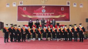 Perwujudan Visi Misi Bupati Bidang Pendidikan, 18 Warga Mitra Diwisuda Unitomo Surabaya
