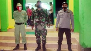 Kolaborasi TNI-Polri Amankan Salat Tarawih di Likupang