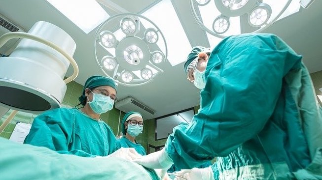 Salut, Dokter Tetap Lanjutkan Operasi Jantung Meski Rumah Sakit Kebakaran