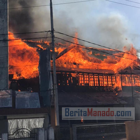 Kompleks Eks RM Ria Rio Terbakar, Api Menjalar Hingga Gedung PWI