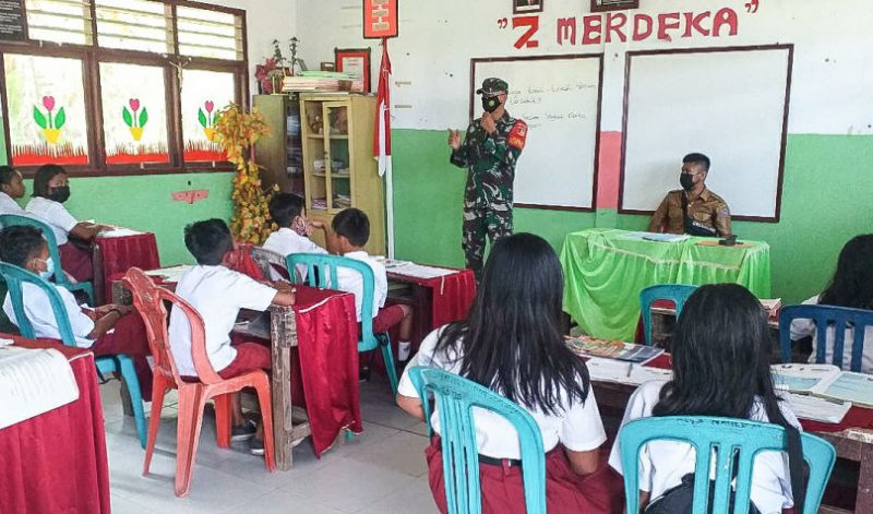 Babinsa Tagulandang Bekali Siswa SDN Hamu Dengan 'Wasbang'