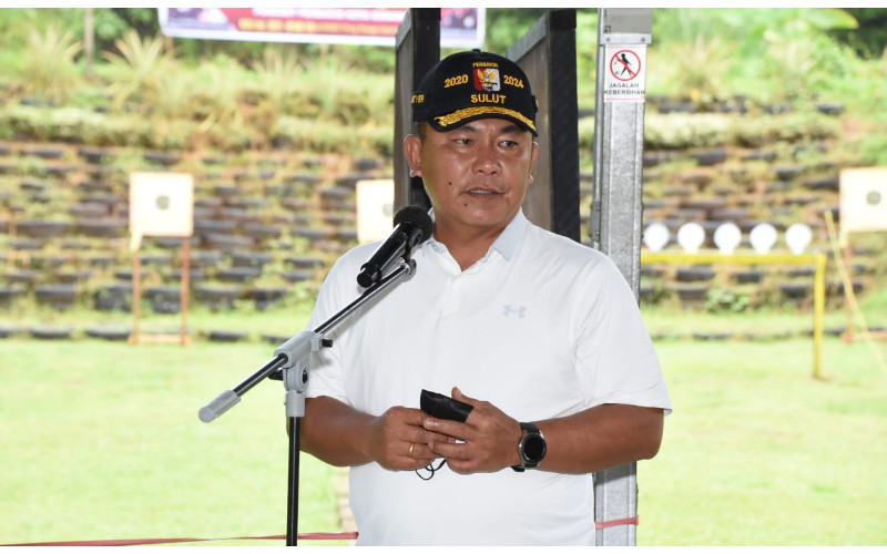Brigjen TNI Prince Meyer Putong Pegang Pistol, Tembak Tepat 15 Meter Untuk Hal Ini 11 Brigjen TNI Prince Meyer Putong Pegang Pistol, Tembak Tepat 15 Meter Untuk Hal Ini