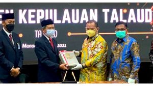 WTP! Elly Lasut-Moktar Parapaga Terima Hasil BPK RI untuk Talaud