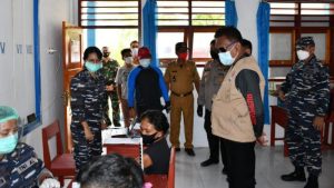 Gubernur Olly Dondokambey Tinjau Vaksinasi Covid-19 di Wilayah Kepulauan Minut