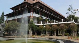 Universitas Terbaik Indonesia Tahun 2021 versi THE