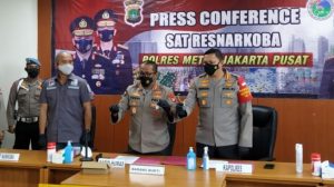 Ardi Bakrie  Serahkan Diri ke Polisi Usai Nia Ramadhani Tertangkap