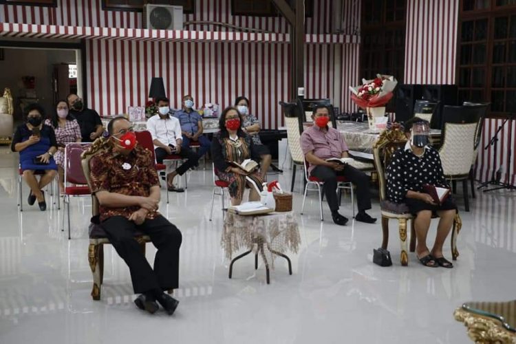 Royke Roring Ucapkan Selamat Hari Minggu
