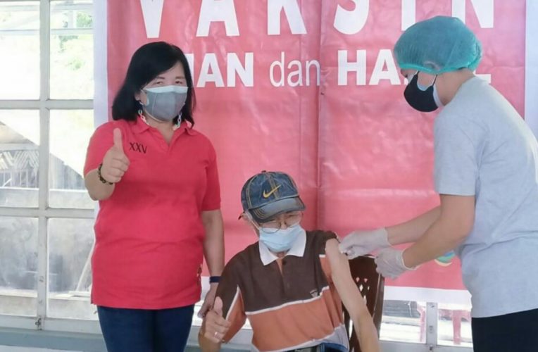 Lansia 74 Tahun Terima Vaksin, Camat Langowan Utara Pantau Vaksinasi 9 Lansia 74 Tahun Terima Vaksin, Camat Langowan Utara Pantau Vaksinasi