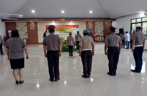 Upacara Kenaikan Pangkat 16 Personel Polres Sangihe Dipimpin Langsung Kapolres Tony Budhi Susetyo