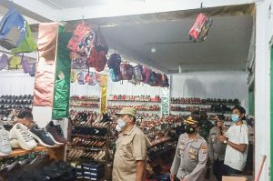 Pantau Langsung Penerapan PPKM, Bupati Jabes Gaghana dan Forkopimda Sidak Sejumlah Toko di Puskot Tahuna