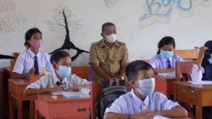 Depri Pontoh – Amin Lasena Monitoring PTM di Sekolah-sekolah