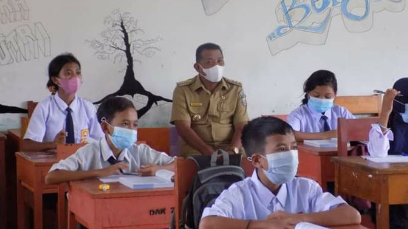 Depri Pontoh - Amin Lasena Monitoring PTM di Sekolah-sekolah
