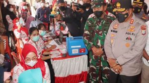 Di Bolsel, Nana Sudjana Pastikan Serbuan Vaksinasi Berjalan Baik