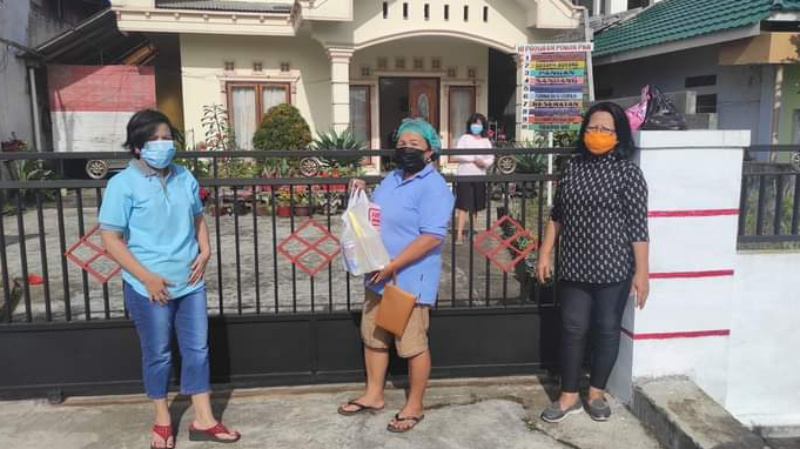 Warga Isolasi Mandiri, Posko COVID-19 Desa Winebetan Salurkan Bantuan