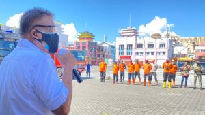Gubernur Olly Dondokambey Lepas Petugas Penyemprotan Disinfektan di 15 Kabupaten dan Kota se-Sulut