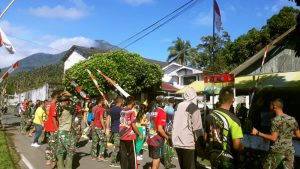 Jaga Imun, Satgas TMMD ke-111 Ajak Warga Manfaatkan Matahari Pagi