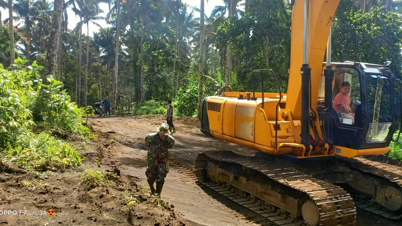 Progres Rintisan Jalan TMMD ke-111 di Kumersot Kini Capai 88.23%