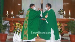 Paroki Hati Kudus Yesus Tomohon Resmi Miliki Pastor Paroki Definitif