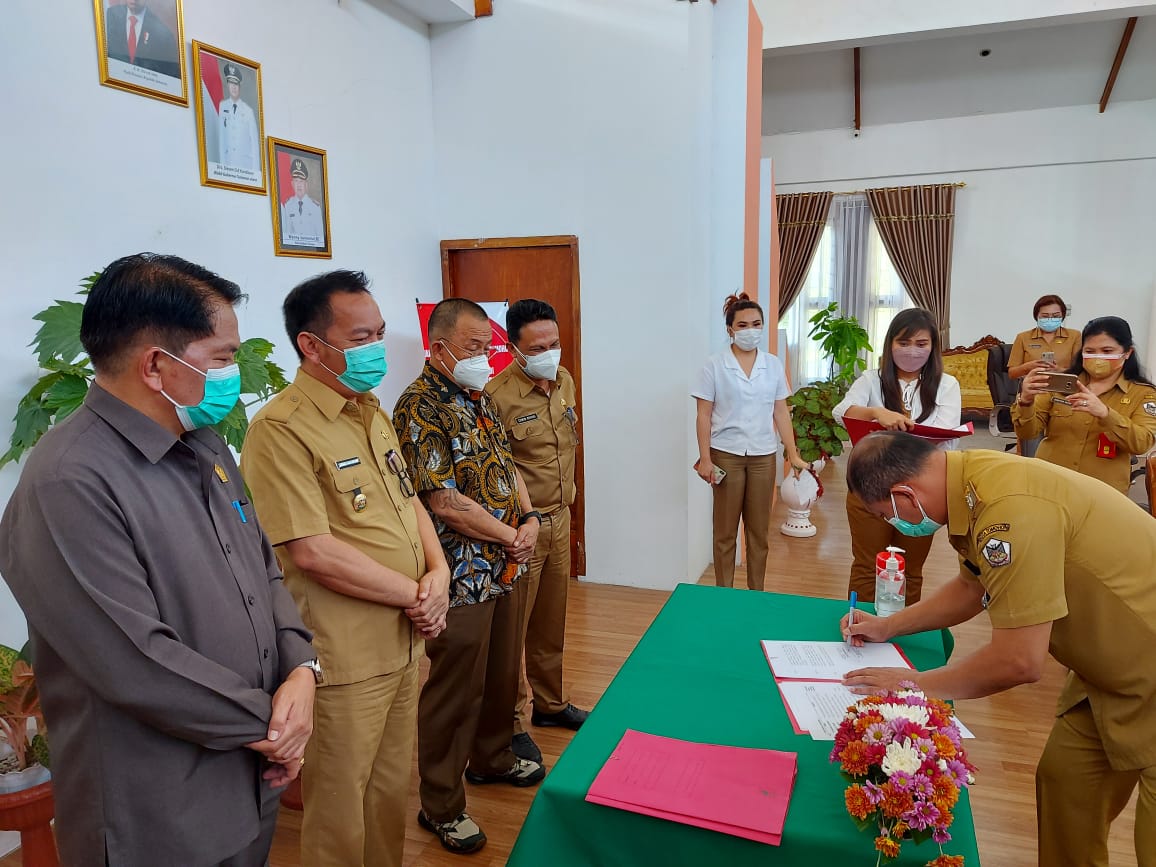 Energi Baru, Caroll Senduk - Wenny Lumentut Saksikan Penanda Tanganan SK Pala dan Maweteng se-Tomohon