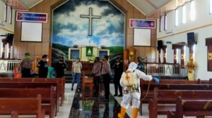 Polres Minut dan Pemdes Terus Bergerak Lawan Covid-19