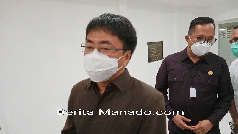 Sempat Dikeluhkan, Andrei Angouw Sebut Vaksin Dosis II Mulai Lancar