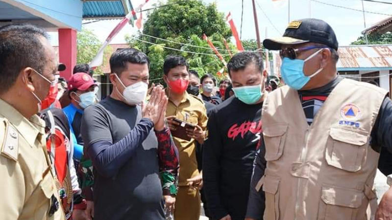 Bupati Joune Ganda Dampingi Gubernur Olly Dondokambey Monitoring Vaksinasi di Pulau Gangga
