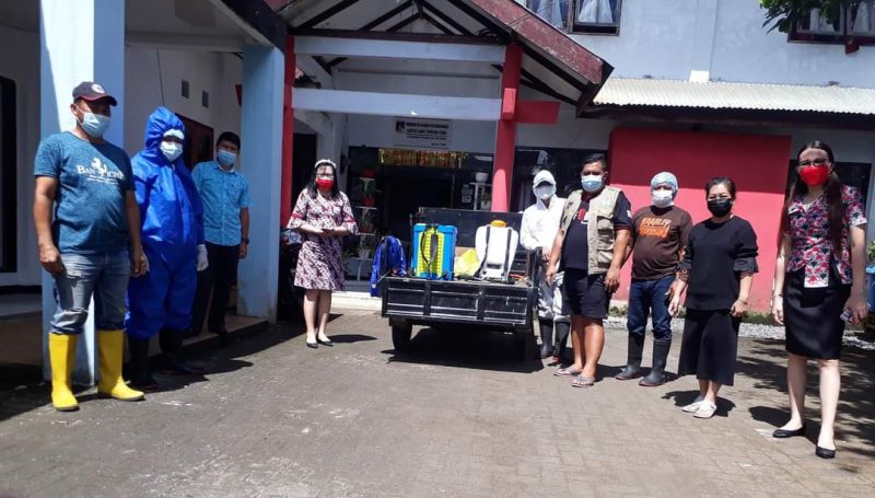 Tondano Utara Lakukan Penyemprotan Disinfektan di Kantor