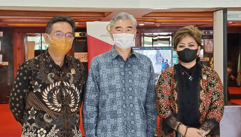 Senator Maya Rumantir Dampingi La Nyalla Mataliti Terima Kunjungan Dubes Amerika Serikat