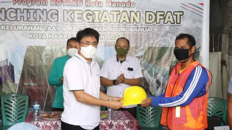 Hadiri Launching DFAT, Andrei Angouw Serahkan Bantuan
