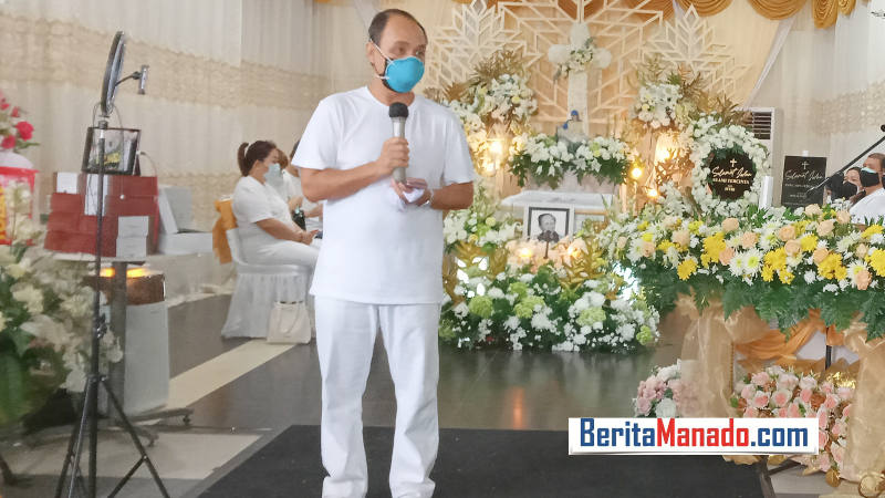 Ayah Terkasih Berpulang, Jemmy Asiku Terharu Kehadiran Masyarakat