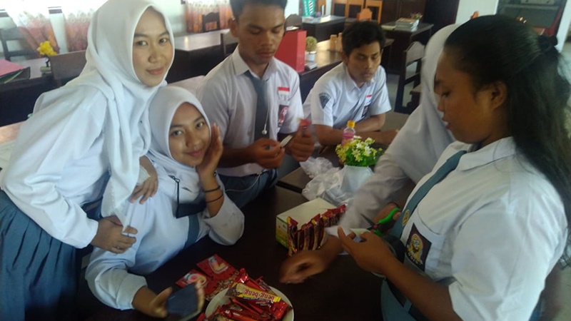 Rayakan HUT RI, Siswa SMA N 1 Belang Lakukan Hal Unik Ini