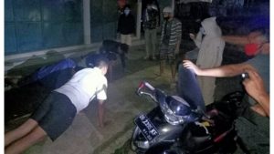 Sekelompok Pemuda Dapat Sanksi Push Up di Pinggir Jalan, Ini Kata Polres Kotamobagu