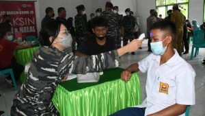 Gelar Vaksinasi Maritim, Pemkab Bolmut Apresiasi Terobosan Danlantamal VIII