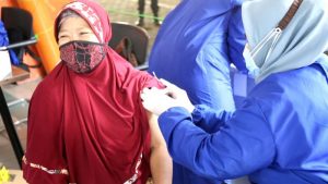 Pertamina Foundation dan Universitas Pertamina Akselerasi Program Vaksinasi untuk Masyarakat Rentan