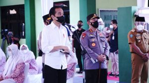 Dampingi Presiden Tinjau Vaksinasi Merdeka di Ponpes dan Tempat Ibadah se-Indonesia, Kapolri Bilang Begini