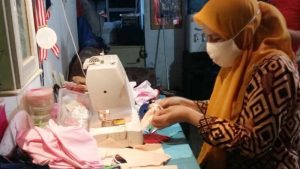 Tjahyani Tak Mau Digilas Pandemi, Pilih Platform Digital Berjualan Aksesoris Cantik dari Limbah Sisik Ikan