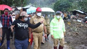 Gerak Cepat Gubernur Olly Dondokambey Bantu Korban Banjir Bandang di Pangu dan Wioi