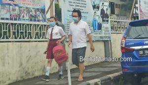 Ruas Jalan Mulai Ramai, Warga Antusias Dampingi Anak ke Sekolah