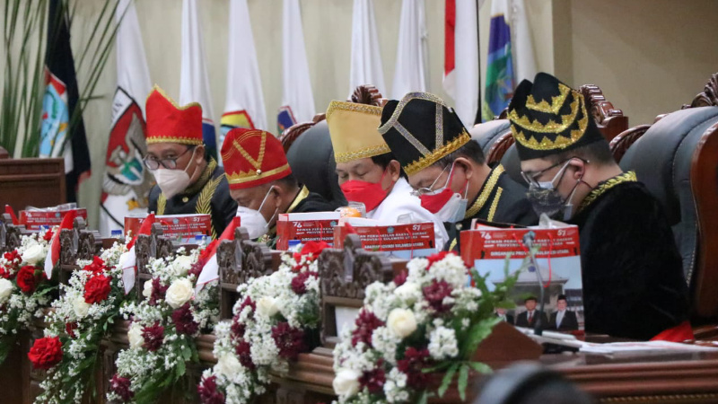 Paripurna HUT ke-57 Sulut Sarat Nuansa Adat