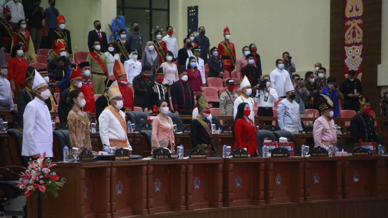 Paripurna HUT ke-57 Sulut Sarat Nuansa Adat 2 Paripurna HUT ke-57 Sulut Sarat Nuansa Adat