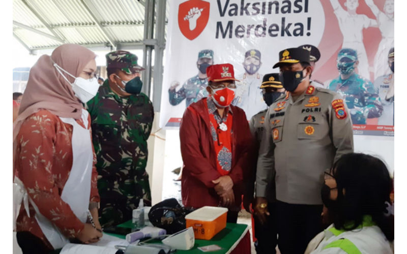 Gencar Laksanakan Vaksinasi untuk Capai Herd Immunity 1 Gencar Laksanakan Vaksinasi untuk Capai Herd Immunity