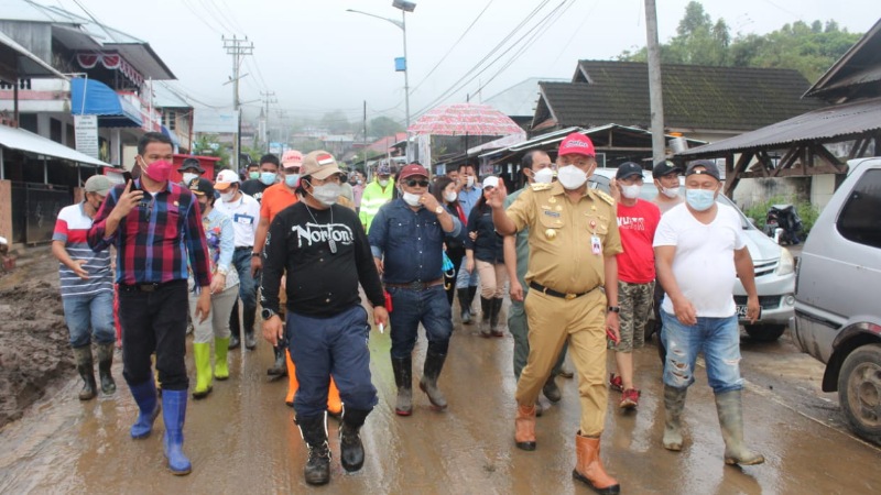 Olly Dondokambey Pantau Situasi Pasca Bencana di Mitra, Perbaikan Infrastruktur Disiapkan