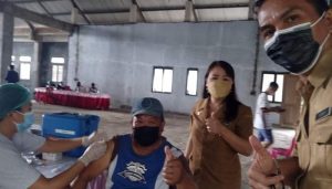 Pemdes Taraitak Terus Motivasi Masyarakat Sukseskan Program Vaksinasi COVID-19