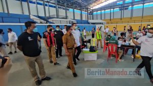 Rio Dondokambey Tinjau Vaksinasi dan Resmikan Sekretariat KNPI Bitung